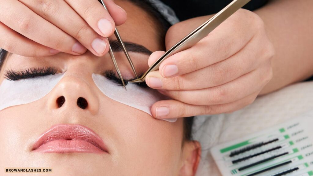 how to trim your eyelashes